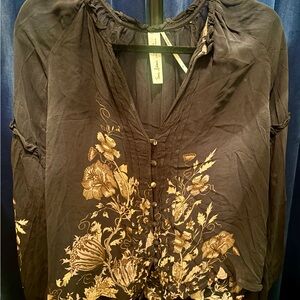 BLACK FRIDAY DEAL Anthropologie Black Top wGold/Tan Floral Pattern